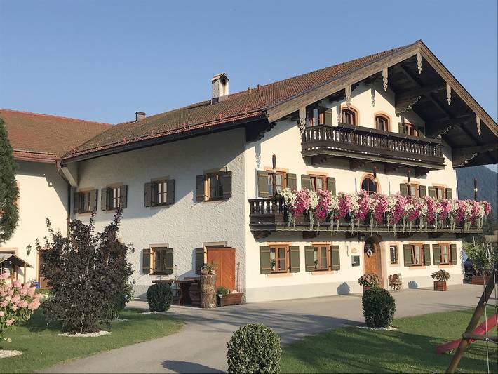 Ferienwohnung für 5 Personen, mit Balkon und Terrasse sowie Garten in Ruhpolding