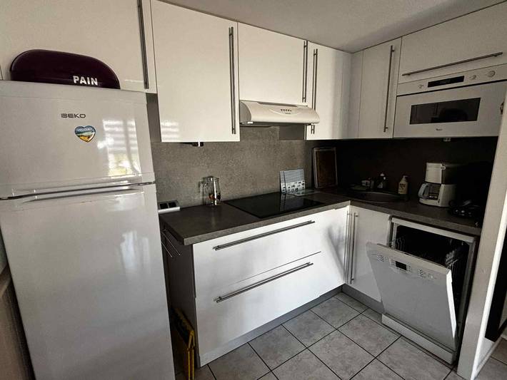 Gîte pour 4 personnes, avec terrasse et piscine dans Plage de la Grière - 4