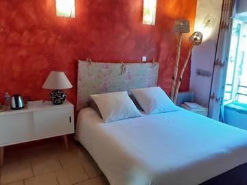Chambre d’hôte pour 2 personnes, avec vue et jardin à Le Caylar