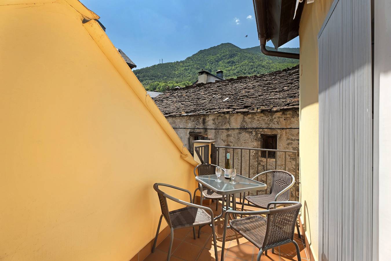 Ganze Wohnung, Ferienwohnung 'Apartamento Rural Ordiso' mit Bergblick, privater Terrasse und Wlan in Torla, Spanische Pyrenäen
