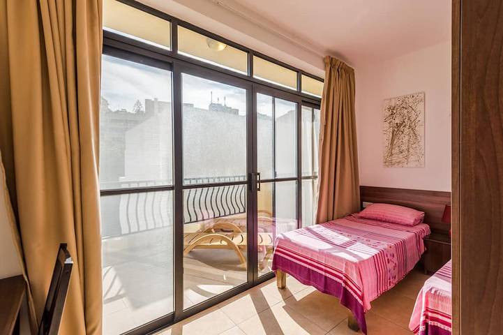 Gîte pour 4 personnes, avec balcon dans St. Paul's Bay - 2