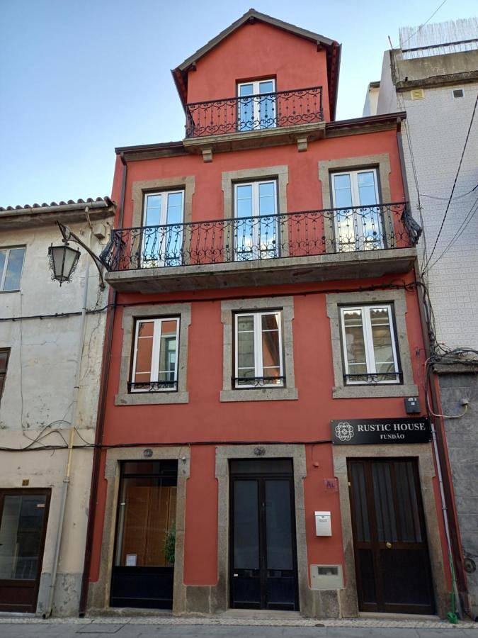 Maison d’hôte pour 4 personnes, avec Terrasse et Vue à Fundão