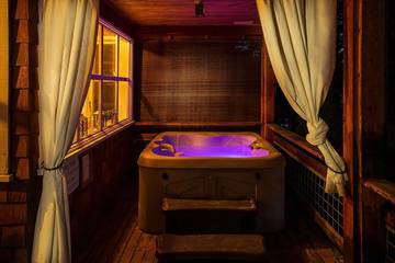 Glamping for 2 Guests in Cascade Range, Washington, Picture 2