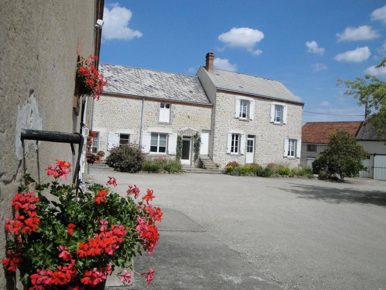 Double Room with Private Bathroom in Donnery, Vallée de la Loire