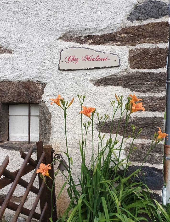Chambre d’hôte pour 2 personnes, avec jardin dans le Cantal