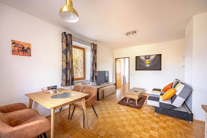 Ferienwohnung für 3 Personen, mit Ausblick und Garten