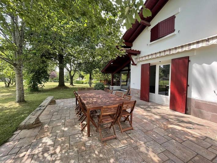 Location de vacances pour 11 personnes, avec jardin à Saint-Jean-le-Vieux - 2