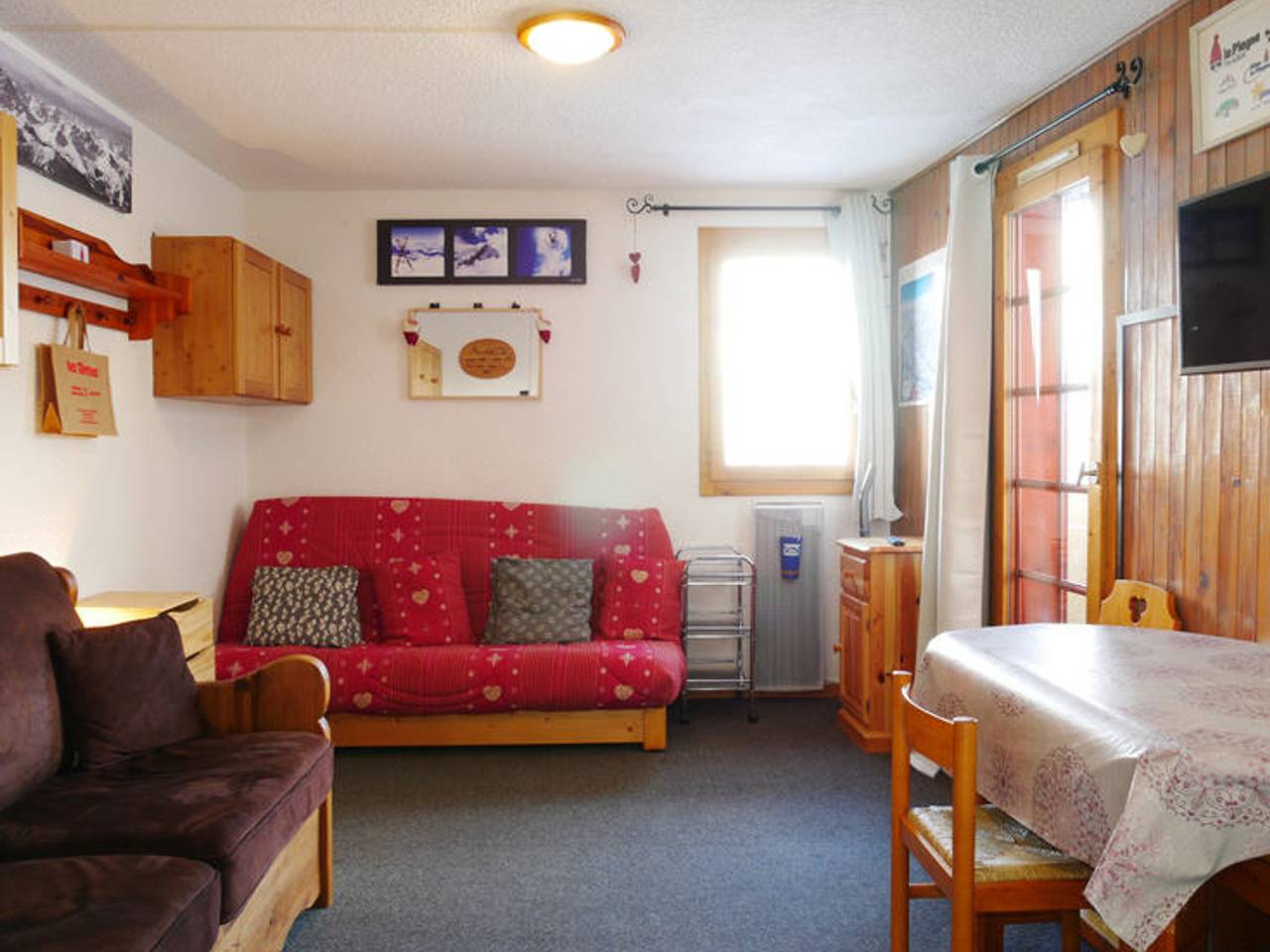 Studio entier, Studio rénové Montchavin proche commerces, pistes, avec balcon in Bellentre, La Plagne-Tarentaise