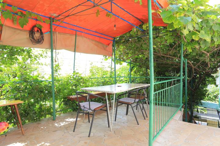 Apartament wakacyjny dla 5 osób, z balkon/ taras w Gradac