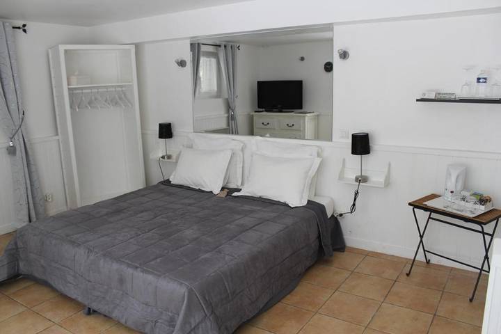 Chambre d’hôte pour 2 personnes, avec jardin et piscine à Rognes - 3