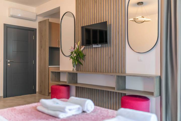 Ganze Wohnung, Superior Studio with Sea View in Dobra Voda, Montenegro Coast