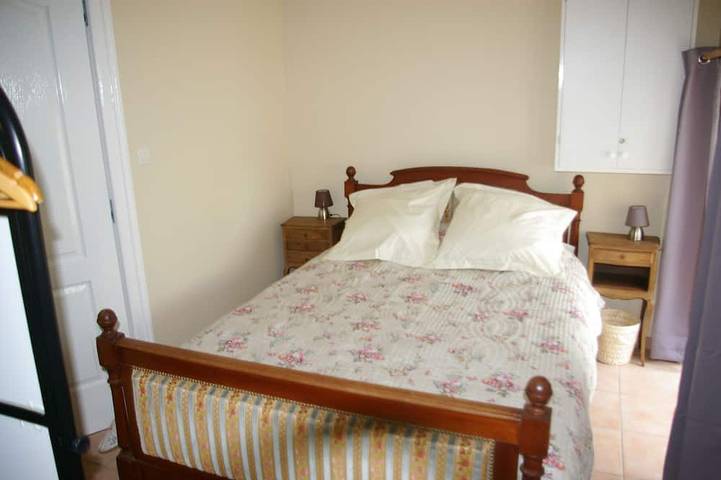 Location de vacances pour 10 personnes, avec piscine ainsi que terrasse et jardin dans Vire Normandie - 2