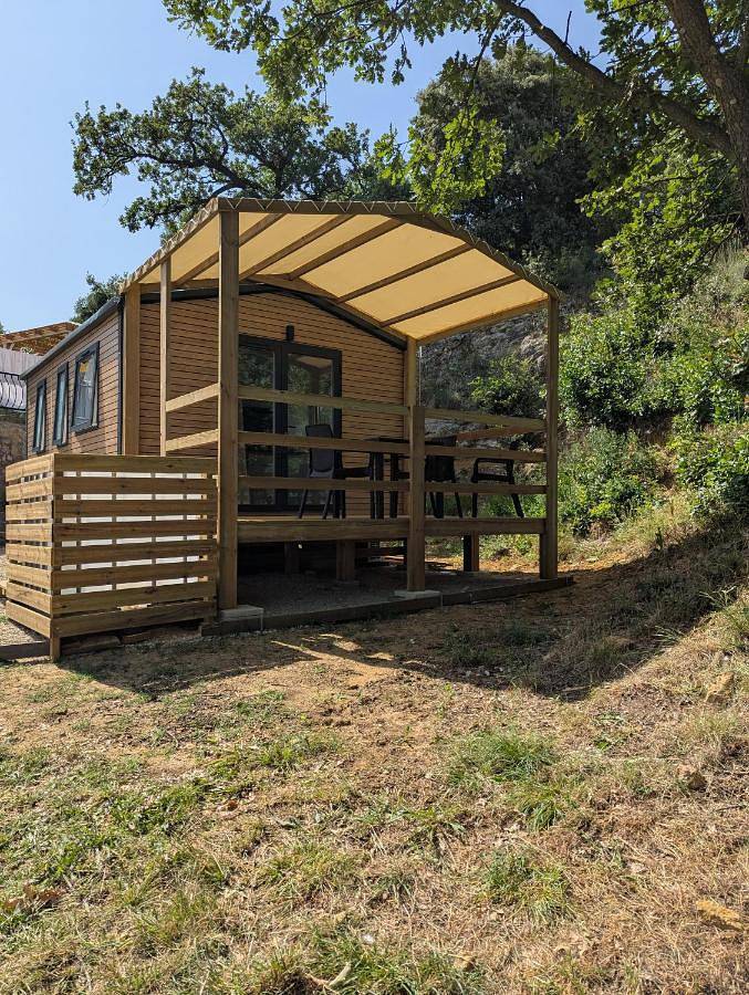 Location de vacances pour 2 personnes, avec piscine et jardin ainsi que terrasse et vue à Viviers - 4