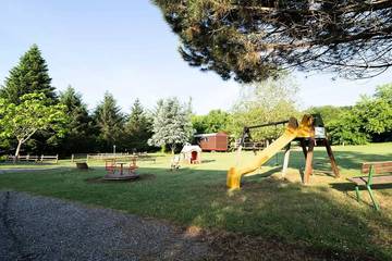 Camping pour 4 Personnes dans Chamberet, Massif central, Photo 4