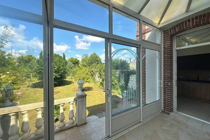 Location de vacances pour 10 personnes, avec jardin à Sens