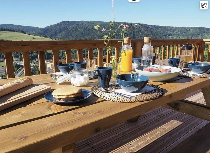 Gîte pour 12 personnes, avec vue ainsi que jardin et terrasse à Murat-le-Quaire - 3