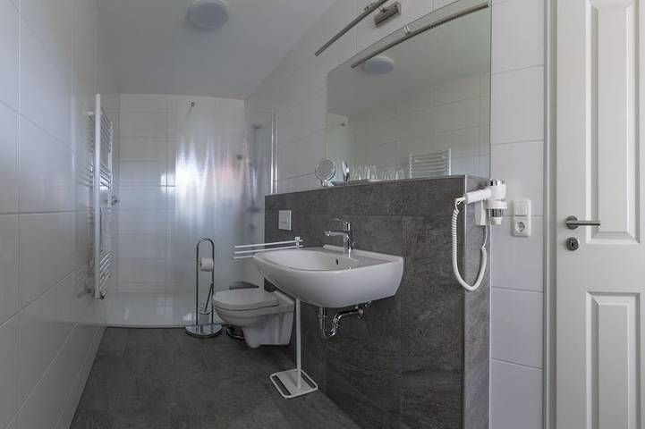 Bungalow für 2 Personen, mit Terrasse und Garten, mit Haustier in Zingst - 3