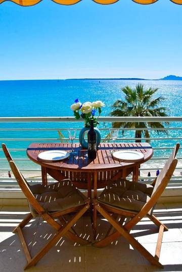 Gîte pour 5 personnes, avec vue et terrasse, animaux acceptés à Juan-les-Pins