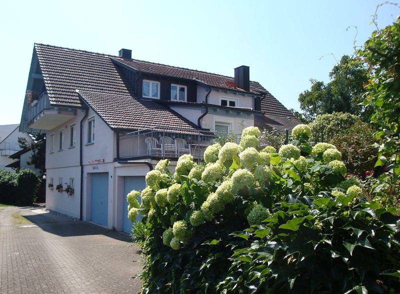 Ganze Ferienwohnung, Ferienwohnungen Marlene Langanki - 3-Zimmer-Fewo Berlin, Balkon, 70 qm in Gaienhofen, Untersee