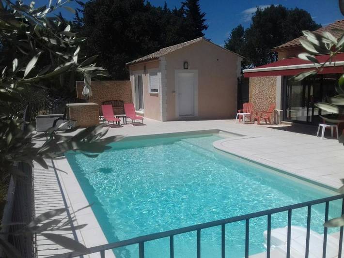 Gîte pour 2 personnes, avec piscine ainsi que jardin et vue à Bourdic - 4