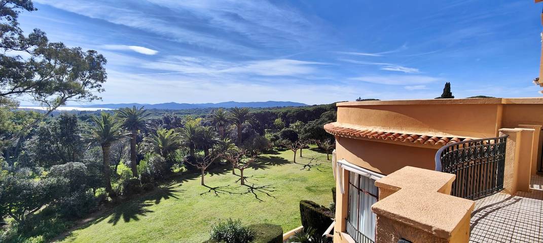 Gîte pour 4 personnes, avec Balcon et Piscine dans Golf et Tennis Club de Valescure - 2