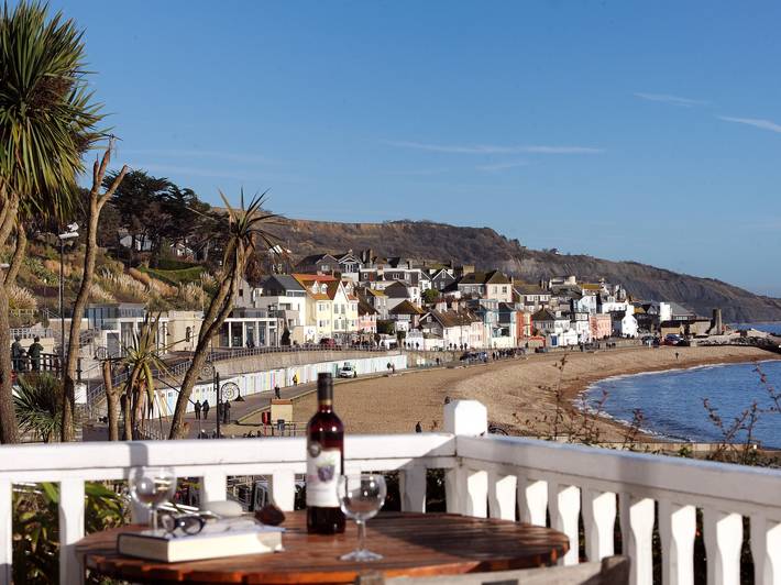 1 Wellhayes in Lyme Regis, Dorset
