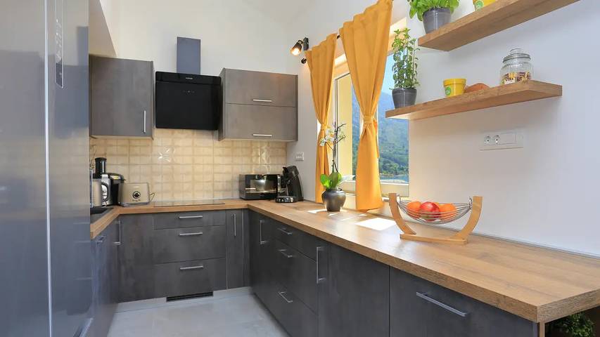 Ferienwohnung für 8 Personen, mit Terrasse an der Makarska Riviera - 4