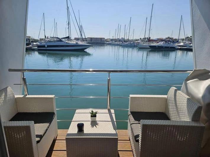 Boot für 2 Personen, mit Terrasse und Ausblick in Italien