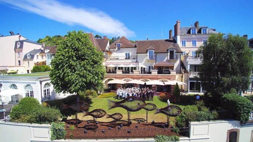 Hôtel pour 5 personnes, avec sauna et jardin ainsi que piscine et vue, animaux acceptés - 1