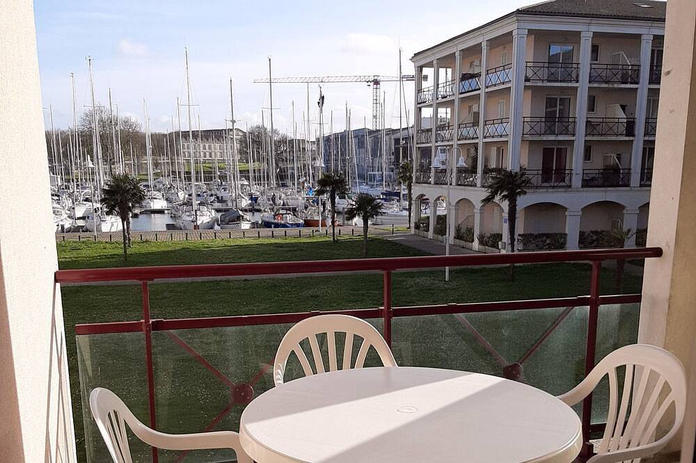 Appartement entier, Appartement T2 ( Curistes ou vacanciers)<br>Port de plaisance de Bougainville in Rochefort, Région de Rochefort