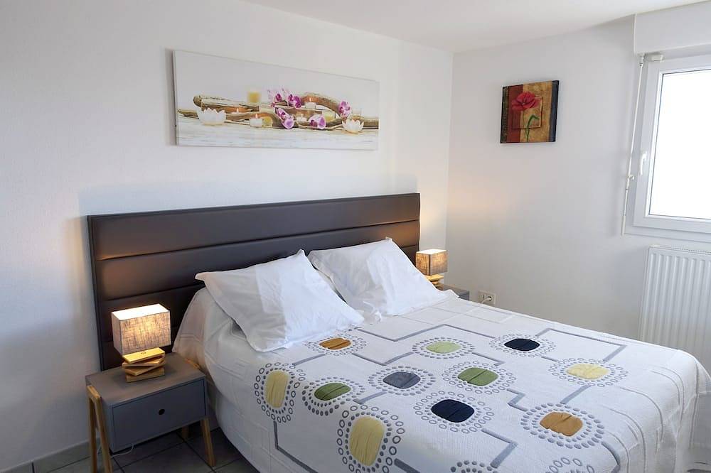 Appartement entier, Appartement 60m² dans villa avec vue sur lac, entrée et terrasse indépendante in Clairvaux-les-Lacs, Jura Francais