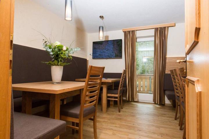 Ferienhaus für 15 Personen, mit Balkon und Terrasse sowie Ausblick in Lanersbach - 3