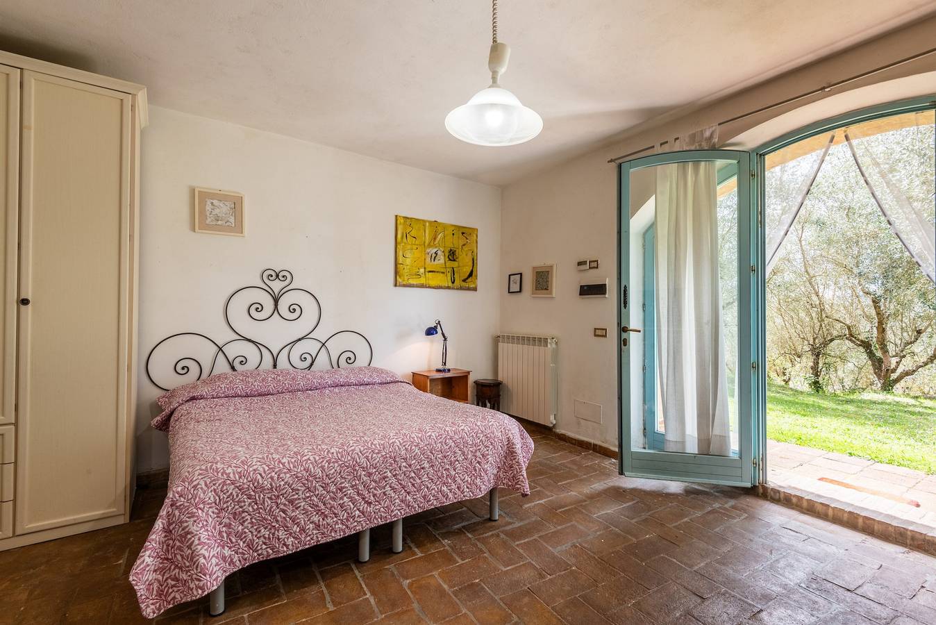 Geheel appartement, Appartement 'Nido Blu Loft' met gedeeld zwembad, privétuin en wifi in Siena, Provincie Siena