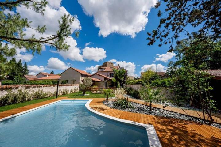 Maison de vacances pour 12 personnes, avec vue ainsi que jardin et piscine