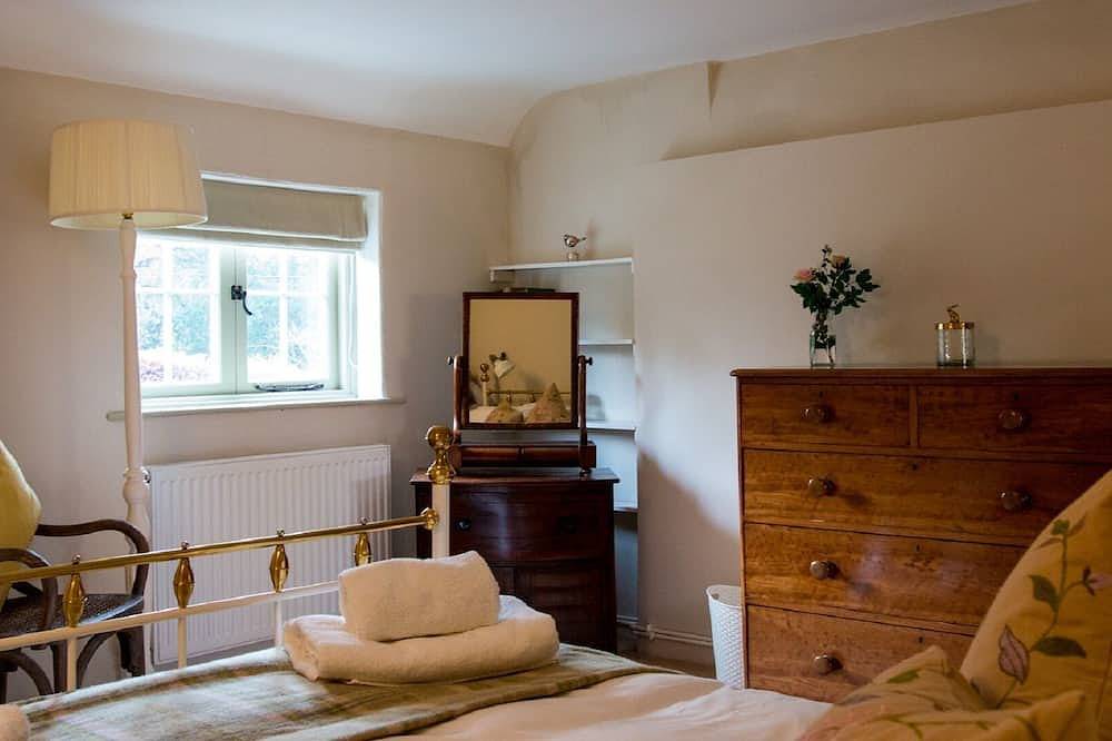 New Forest Cottage, charming & full of character in the heart of The New Forest in Lyndhurst, Hampshire