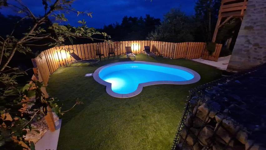 Villa pour 10 personnes, avec piscine ainsi que jardin et vue à Sarlat-la-Canéda
