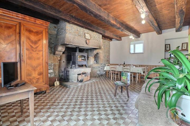 Gîte pour 3 personnes, avec jardin à Bazouges-la-Pérouse - 2