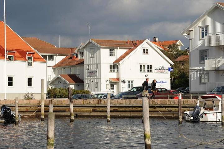 Hostel für 2 Personen, mit Ausblick und Garten sowie Seeblick und Balkon in Tanum - 2