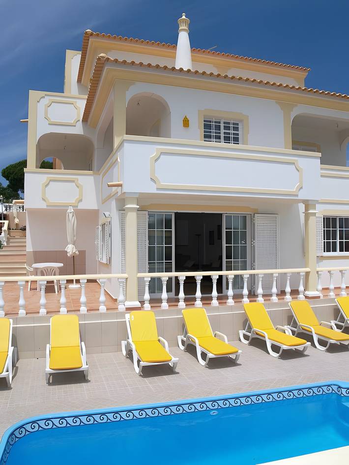 Location de vacances pour 12 personnes, avec balcon dans Roja Pe