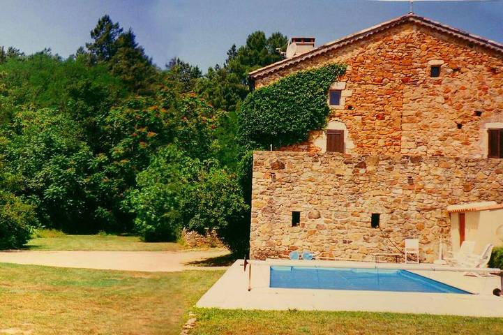 Location de vacances pour 8 personnes, avec jardin à Lachapelle-sous-Aubenas