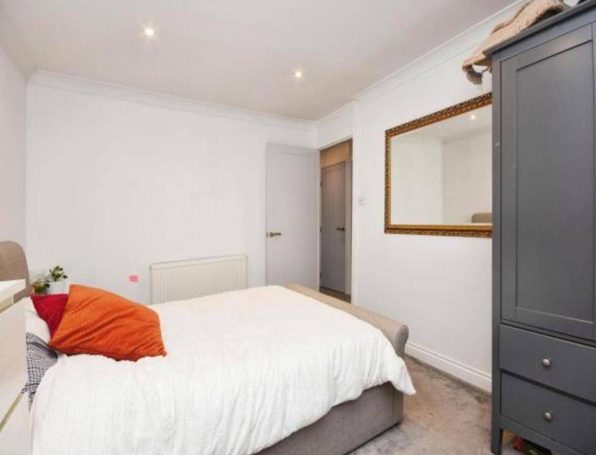 Sam’s Retreats in Springfield (Chelmsford), Chelmsford