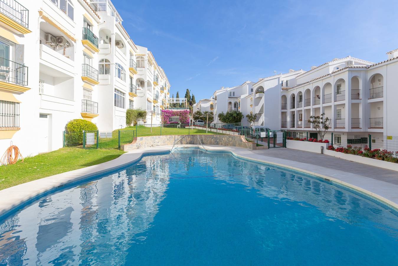 Hel lejlighed, Apartment "Urbanización Casablanca" with Shared Pool, Wi-Fi, A/C, Terrace & Garden in Torreblanca (Fuengirola), Fuengirola