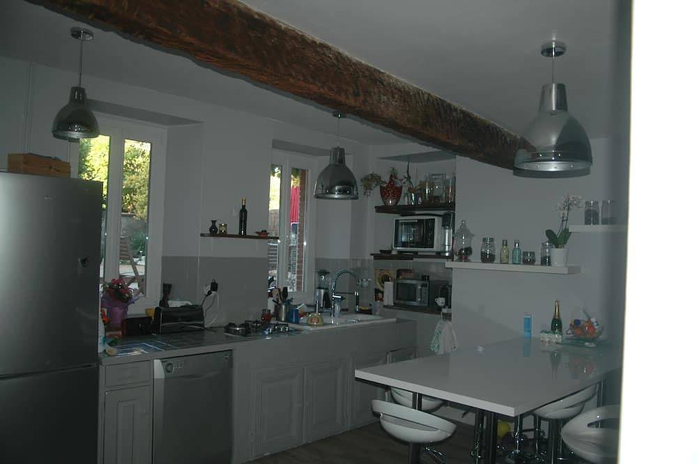 Chambre Dans une Maison Cosy en Plein Centre de Libourne in Libourne, Libourne region