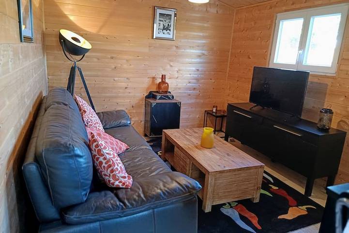 Gîte pour 2 personnes, avec terrasse et jardin à Villemorin