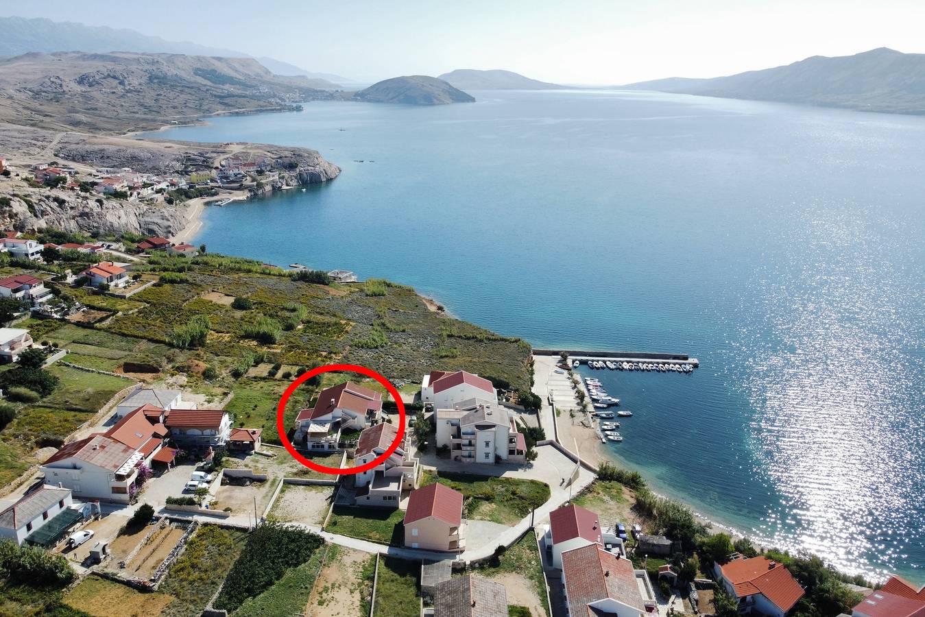 Ganze Wohnung, 2-Zimmer-Ferienwohnung mit Terrasse und Meerblick Zubovici (Pag) -b in Zubovići, Pag