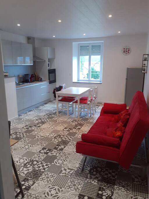 Appartement entier, One-Bedroom Apartment in Frasne, Jura Francais