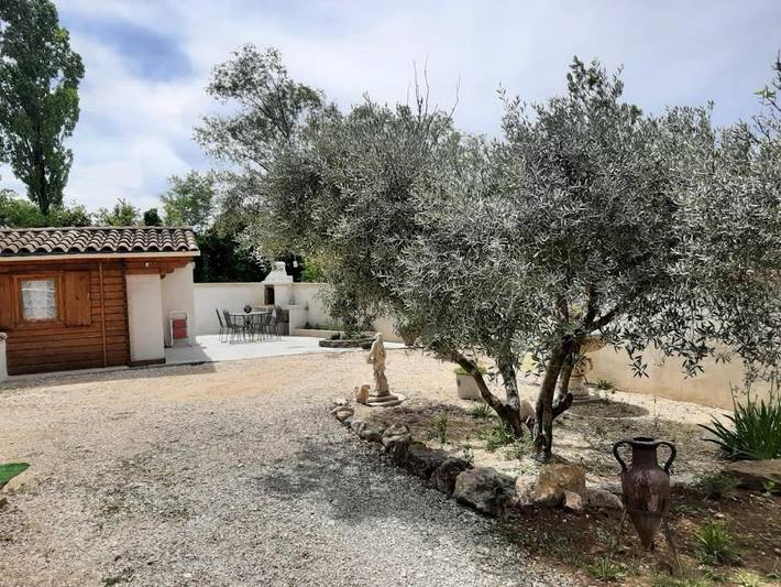 Gîte pour 3 personnes, avec terrasse ainsi que vue et jardin à Mormoiron - 4