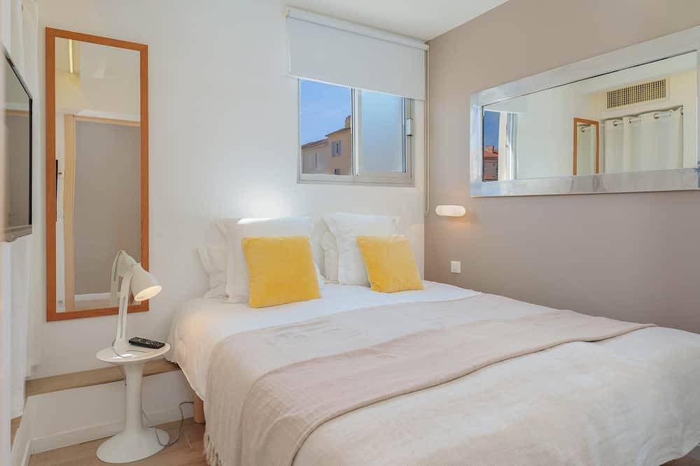 Entire apartment, Want to Get Away from it all by the sea in Golfe Juan? in Golfe-Juan, Vallauris