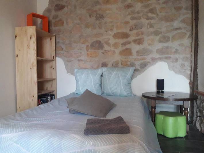 Gîte pour 2 personnes, avec vue ainsi que jardin et terrasse à Vallon-en-Sully - 3