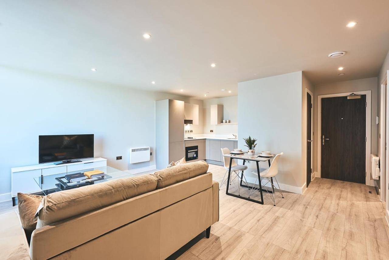 Entire apartment, Studio Apartment in Bracknell, Berkshire